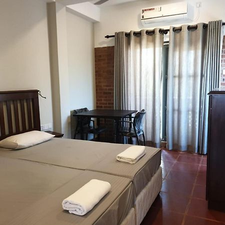 Hotel Janishi Residencies Negombo Exterior foto