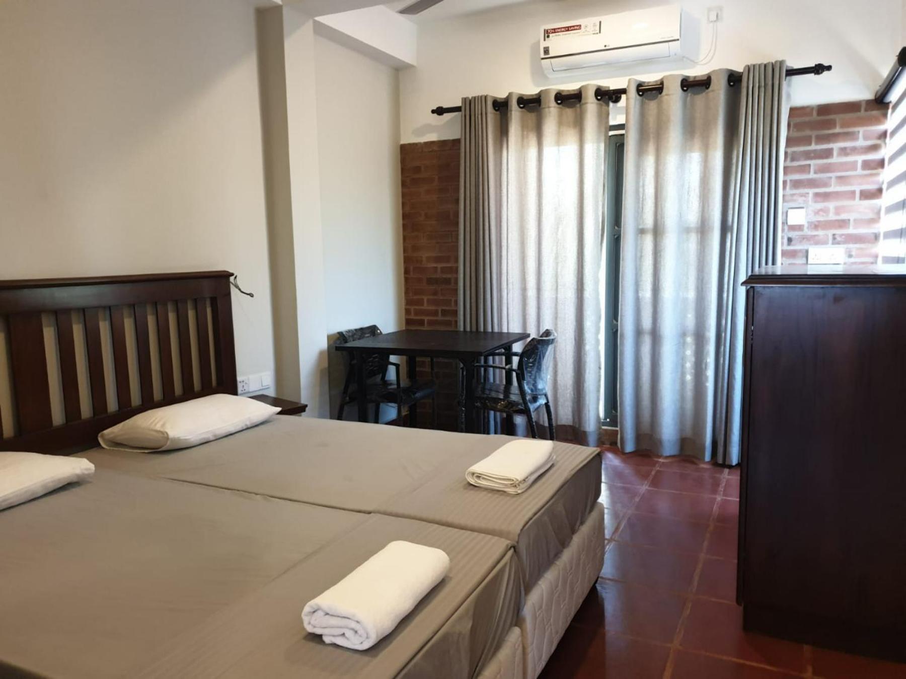 Hotel Janishi Residencies Negombo Exterior foto