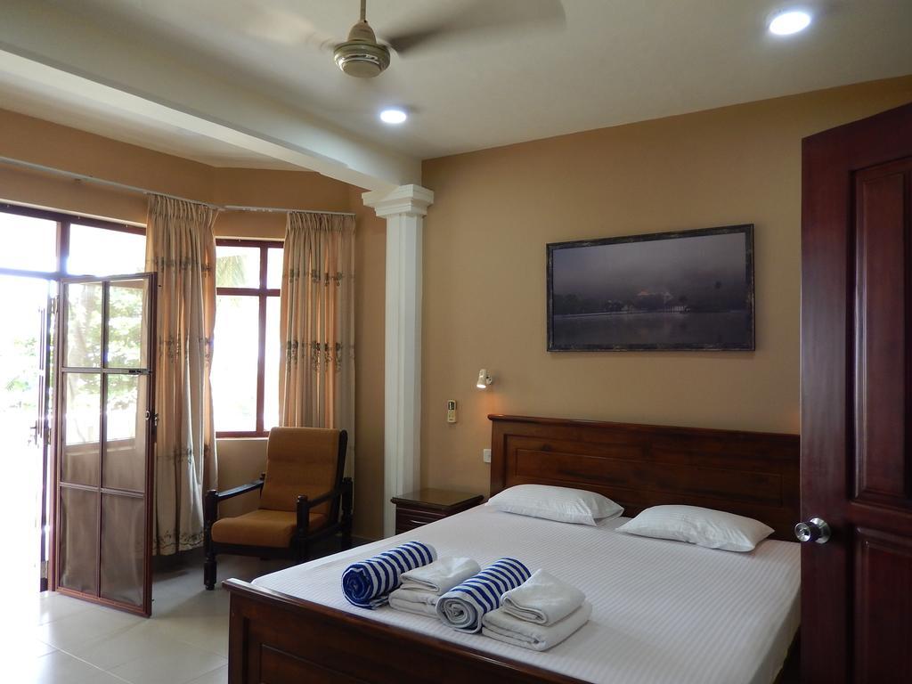 Hotel Janishi Residencies Negombo Exterior foto